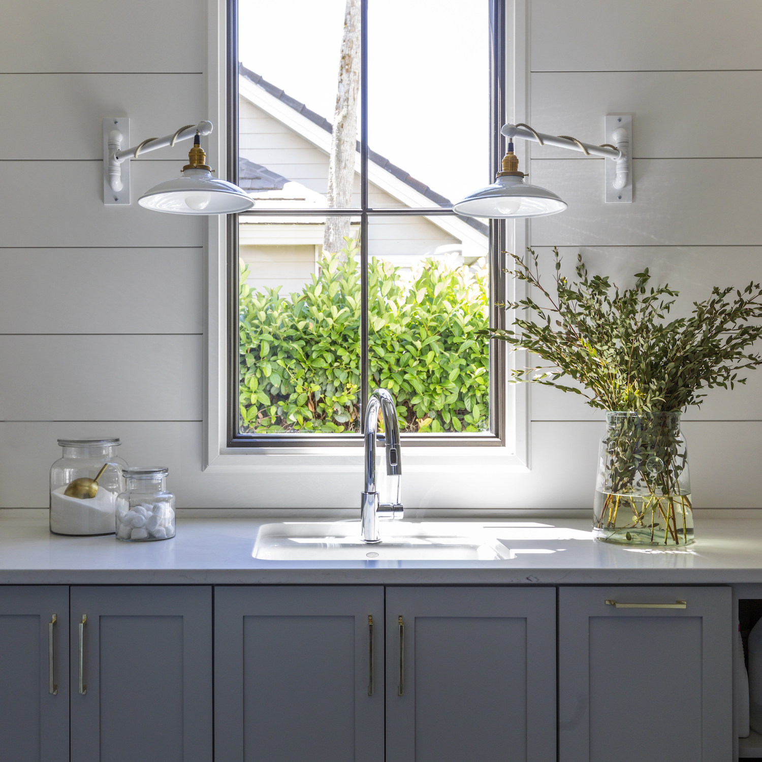 Sinclair Swing Arm Sconce | Design by Kipling House Interiors and Photo by Jessie Preza